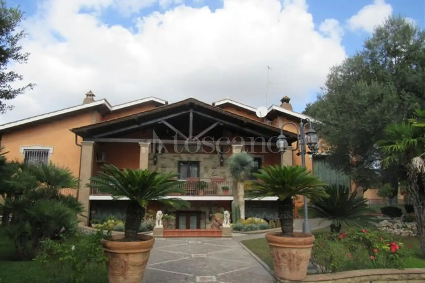 casa indipendente in vendita a Roma in zona Infernetto