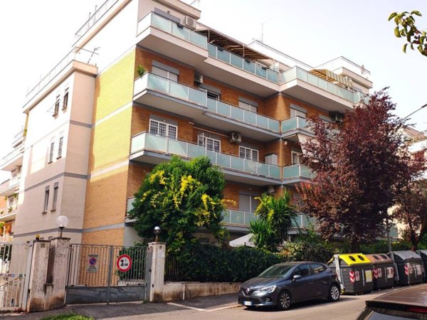 appartamento in vendita a Roma in zona Gianicolense