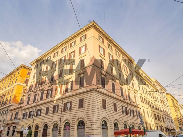 appartamento in vendita a Roma in zona Rione Monti/Campitelli