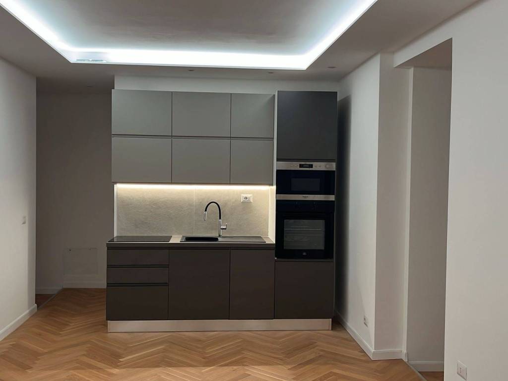 appartamento in vendita a Roma in zona Ardeatino
