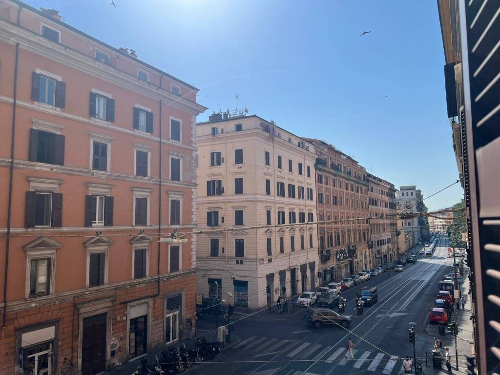 appartamento in vendita a Roma in zona Esquilino