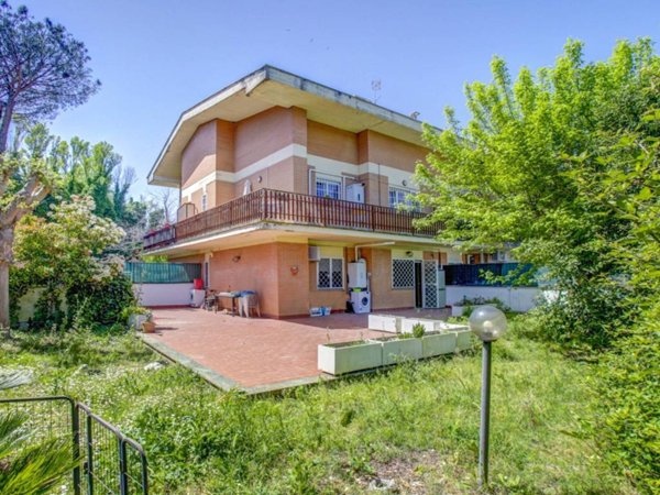 appartamento in vendita a Roma in zona Tor de' Cenci