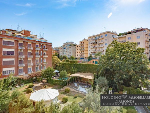appartamento in vendita a Roma