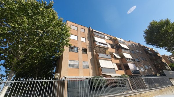 appartamento in vendita a Roma in zona Vitinia