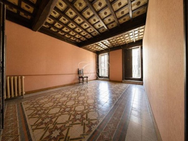 appartamento in vendita a Roma in zona Rione Regola
