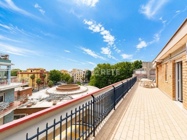 appartamento in vendita a Roma in zona Ostia