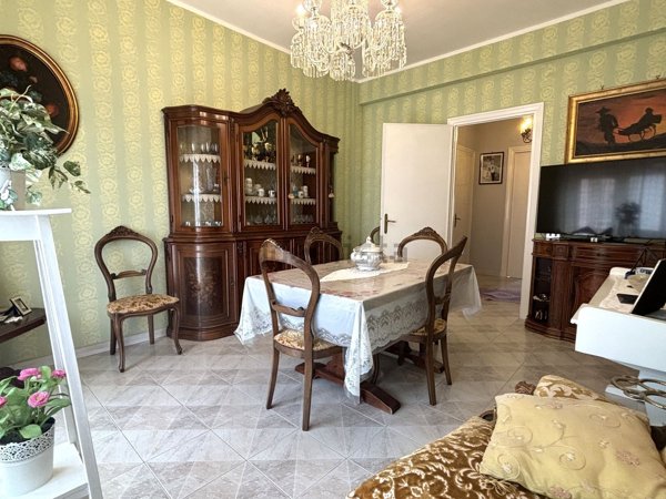 appartamento in vendita a Roma in zona Tomba di Nerone