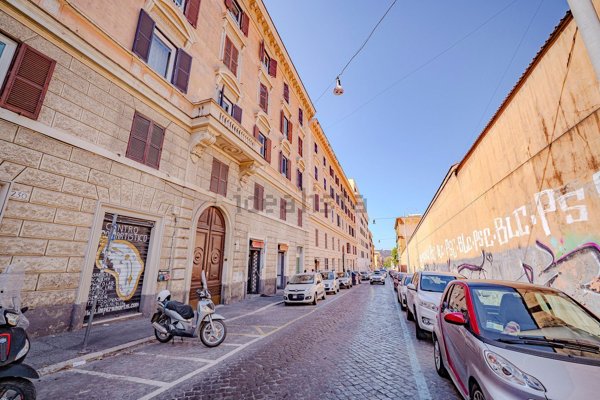 appartamento in vendita a Roma in zona Celio