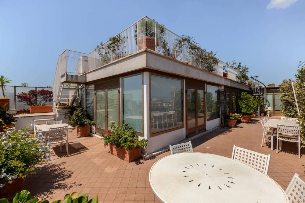 appartamento in vendita a Roma in zona Castro Pretorio