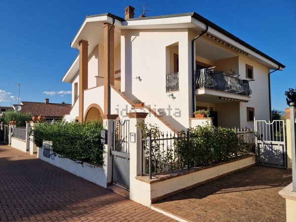 appartamento in vendita a Roma in zona Castelverde