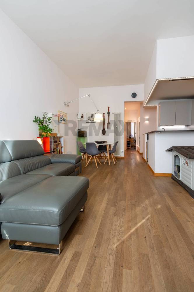 appartamento in vendita a Roma in zona Appio Latino