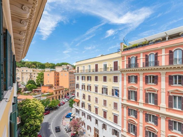appartamento in vendita a Roma in zona Trastevere