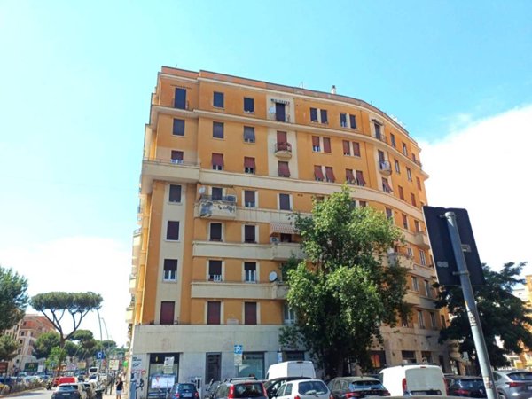 appartamento in vendita a Roma in zona Tuscolano