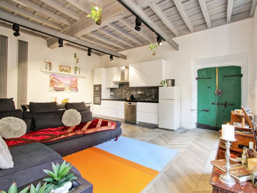 appartamento in vendita a Roma in zona Trastevere
