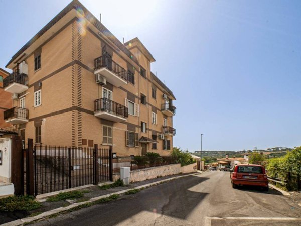 appartamento in vendita a Roma in zona Labaro