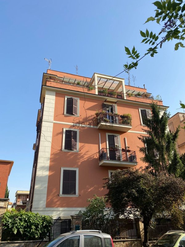 appartamento in vendita a Roma in zona Gianicolense