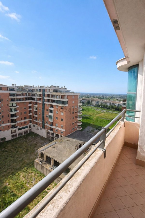 appartamento in vendita a Roma in zona Axa
