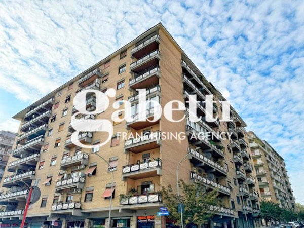 appartamento in vendita a Roma in zona Prenestino-Labicano
