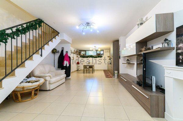 casa indipendente in vendita a Roma in zona Lunghezza