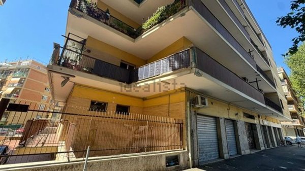 appartamento in vendita a Roma in zona Ostia
