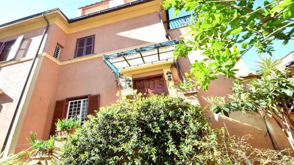 casa indipendente in vendita a Roma in zona Portuense