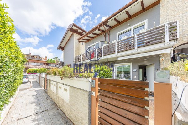 appartamento in vendita a Roma in zona Castel di Leva