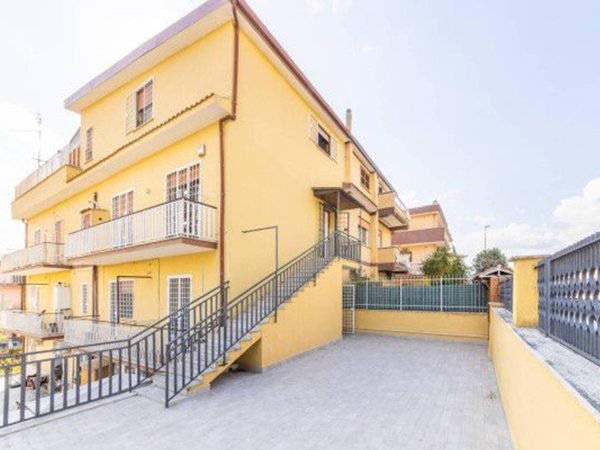 appartamento in vendita a Roma in zona Finocchio