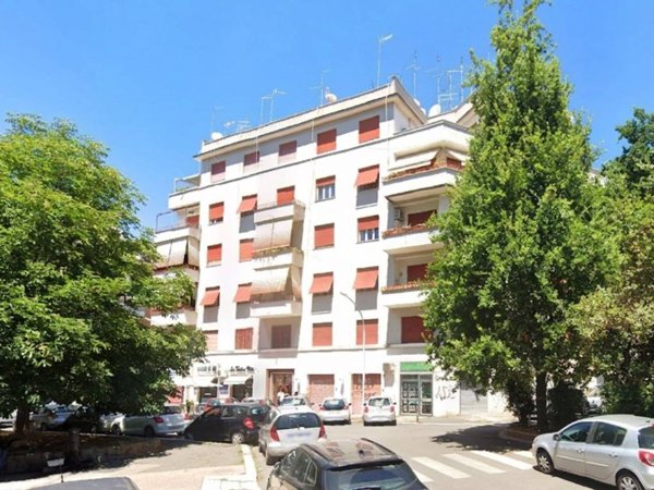 appartamento in vendita a Roma in zona Tuscolano