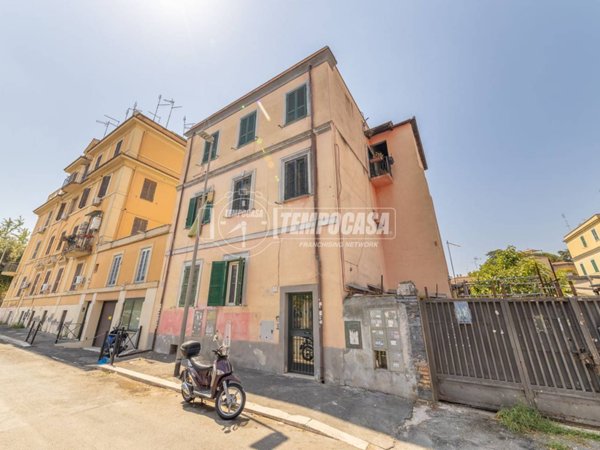 appartamento in vendita a Roma in zona Tuscolano