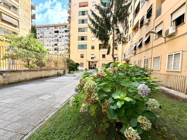 appartamento in vendita a Roma in zona Don Bosco