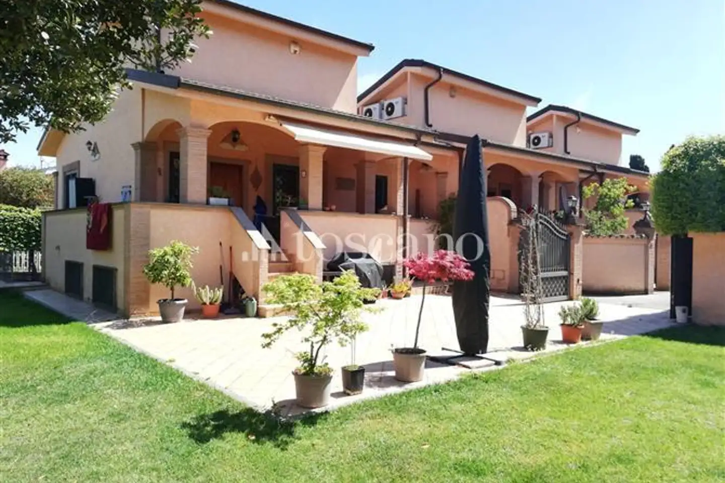casa indipendente in vendita a Roma in zona Infernetto