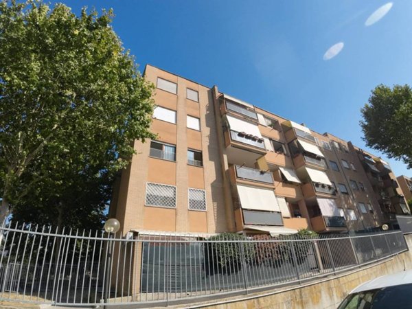 appartamento in vendita a Roma in zona Vitinia