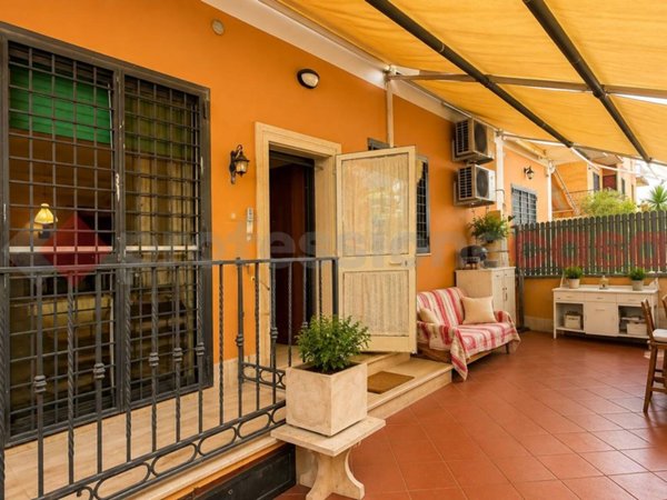 appartamento in vendita a Roma in zona Torre Angela
