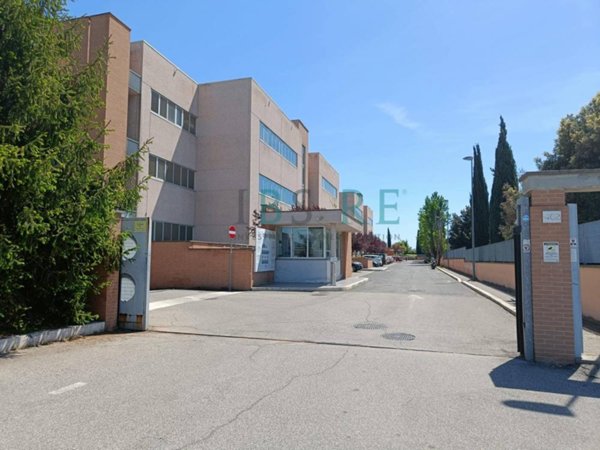 ufficio in vendita a Roma in zona Settecamini