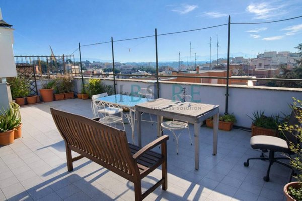 appartamento in vendita a Roma in zona Monte Sacro/Talenti