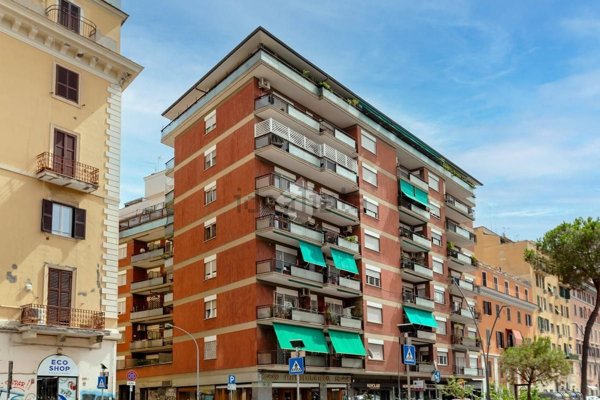 appartamento in vendita a Roma in zona Tuscolano
