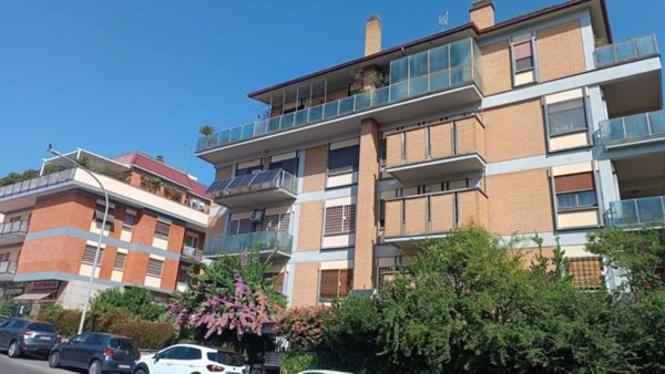 appartamento in vendita a Roma in zona Giuliano Dalmata