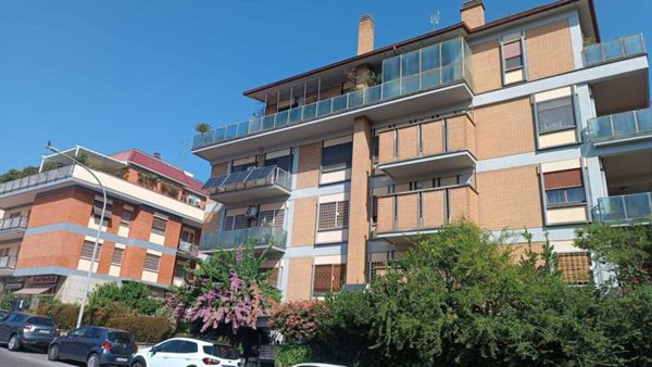appartamento in vendita a Roma in zona Giuliano Dalmata