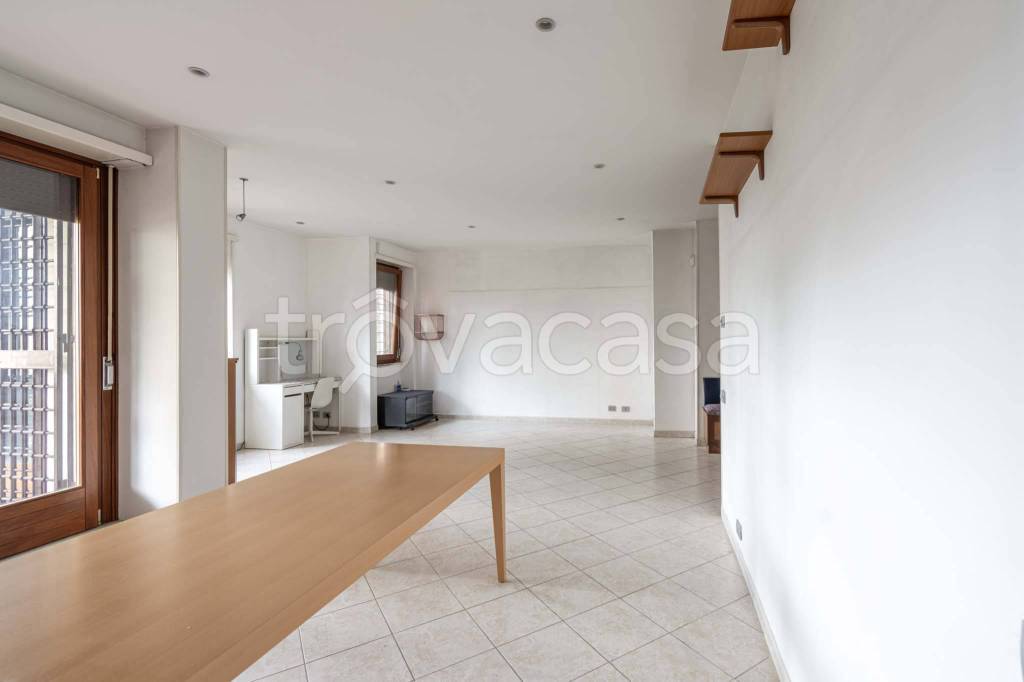 appartamento in vendita a Roma in zona EUR