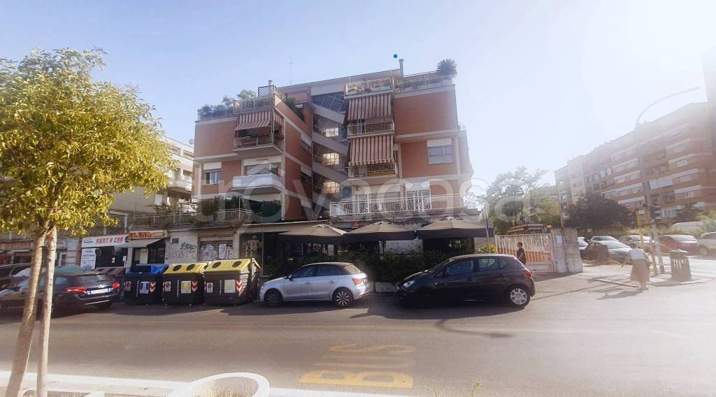 appartamento in vendita a Roma in zona Appio Claudio