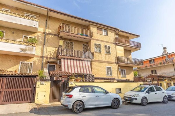 appartamento in vendita a Roma in zona Borghesiana