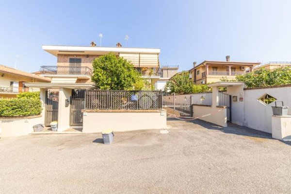 casa indipendente in vendita a Roma in zona Borghesiana