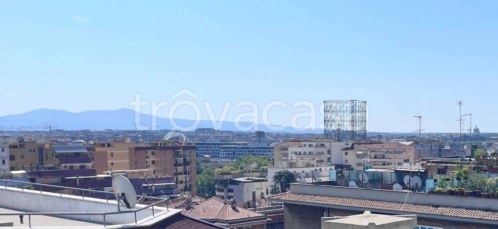 appartamento in vendita a Roma in zona Gianicolense