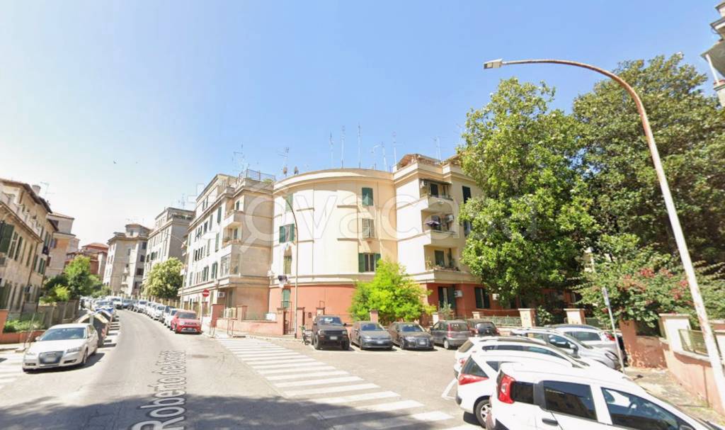 appartamento in vendita a Roma in zona Ostiense