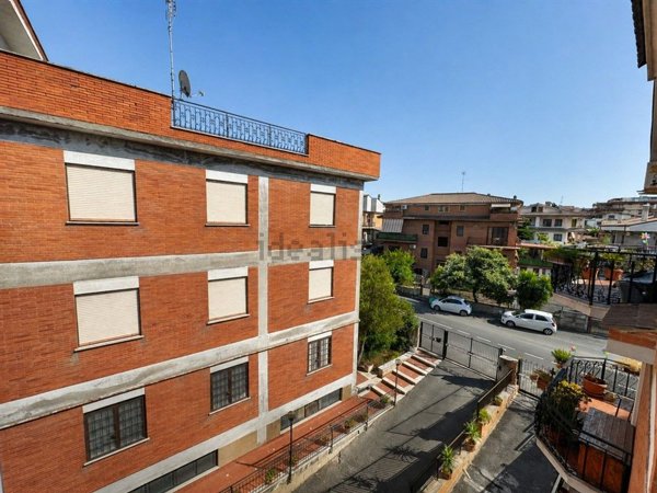 appartamento in vendita a Roma in zona Finocchio