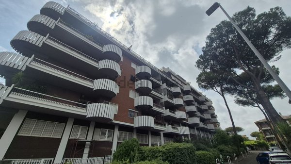 appartamento in vendita a Roma in zona Mostacciano