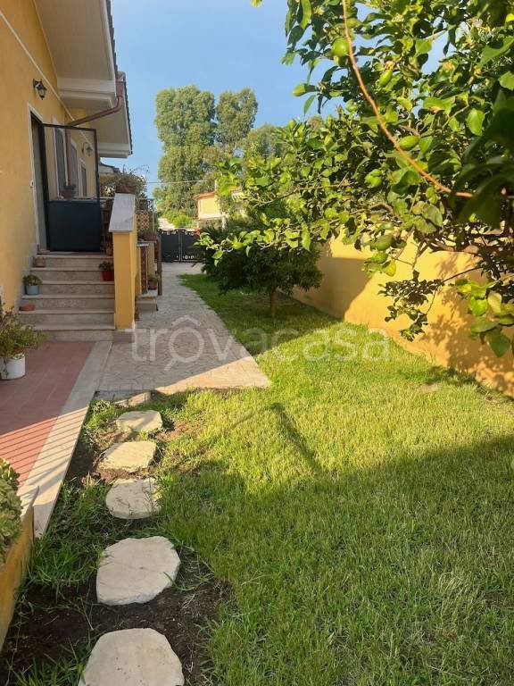 casa indipendente in vendita a Roma in zona Dragona/Bagnoletto