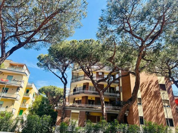 appartamento in vendita a Roma in zona Ostia