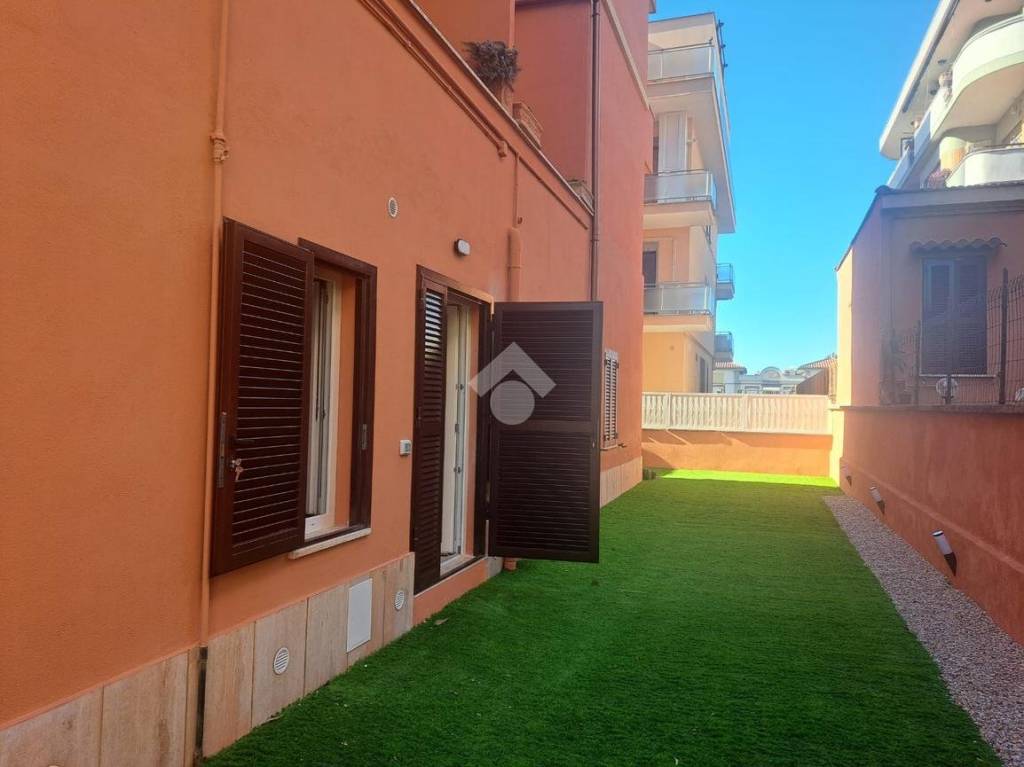 appartamento in vendita a Roma in zona Ostia