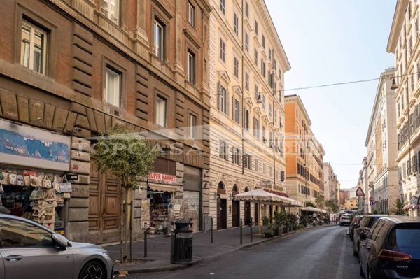 appartamento in vendita a Roma in zona Esquilino